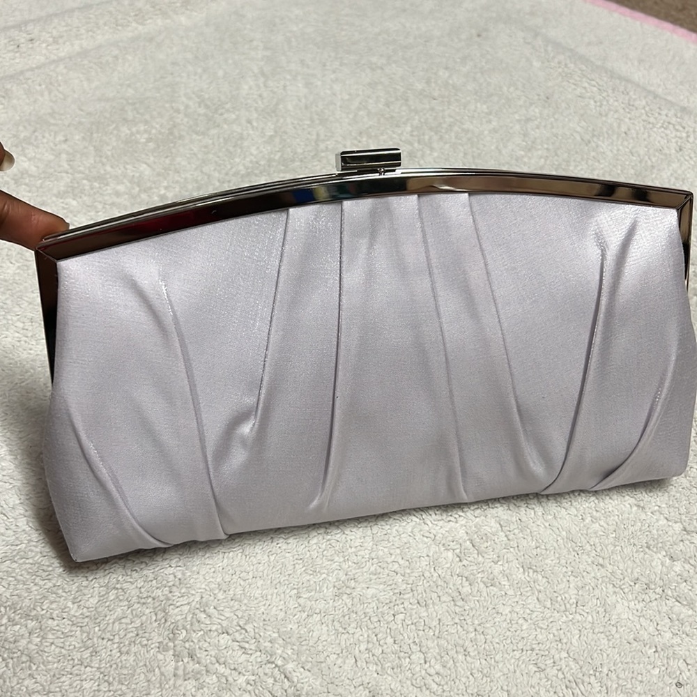 La Regale Jianna Casually Pleated Frame Clutch - Picture 5 of 8